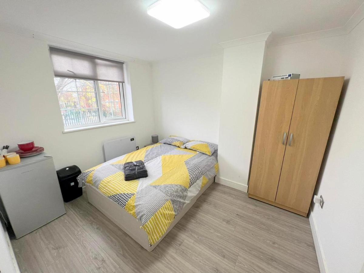 Lilleshall Rooms Mitcham Exterior photo